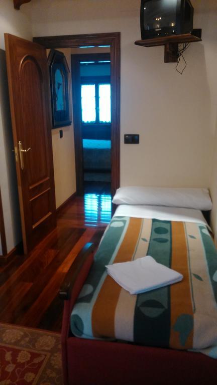 Casa Rural La Huerta Guest House Riano  Room photo